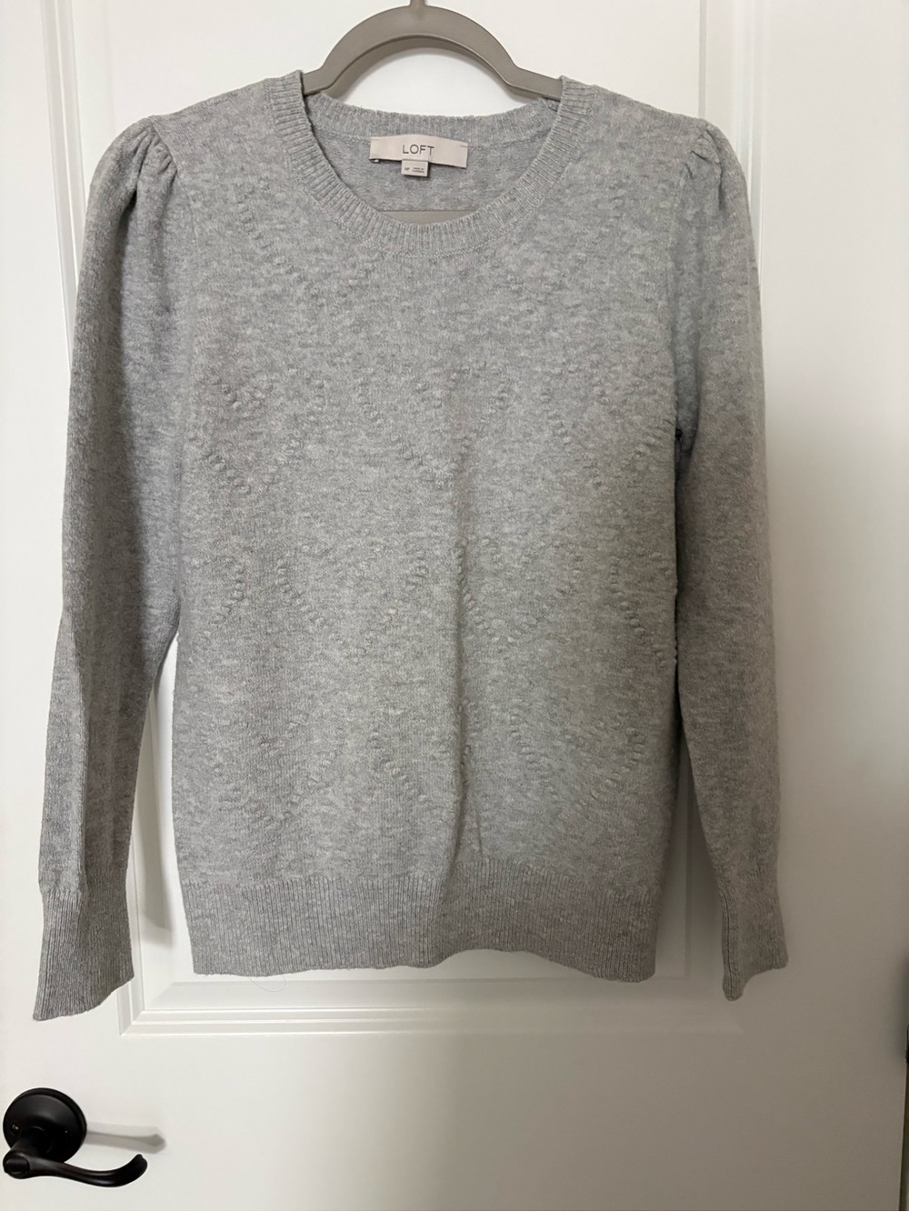 LOFT Women's Light Gray Puff-Sleeve Crewneck Sweater Heart design size MP
